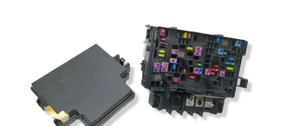 Jeep Grand Cherokee WL Fuse module 68460093AC