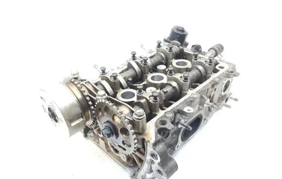 Toyota Aygo AB40 Engine head 
