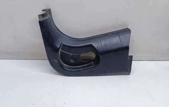 Foot area side trim