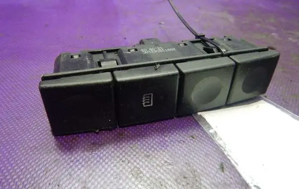 Ford Fiesta Windscreen/window heater switch 