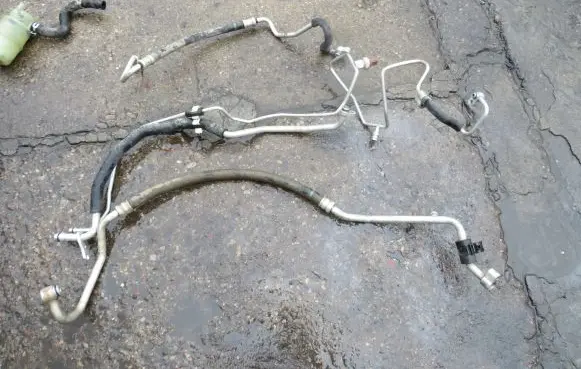 Mitsubishi L200 Air conditioning (A/C) pipe/hose