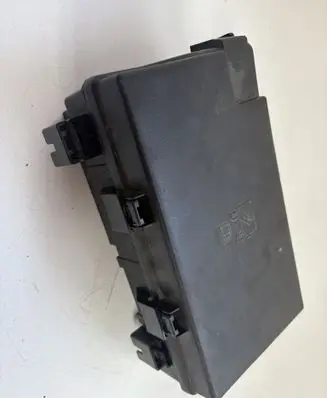 Dodge RAM 1500 DS Fuse box set P68322371AB