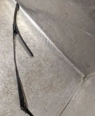 Volkswagen Jetta VI Front wiper blade arm 5C7955410