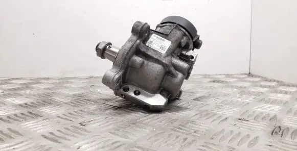 Skoda Octavia Mk3 (5E) Fuel injection high pressure pump 04L130755D