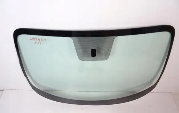 Nissan Juke I F15 Front windscreen/windshield window 