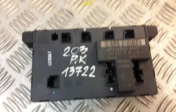 Mercedes-Benz C W203 Door control unit/module 2038201585 A2038201585