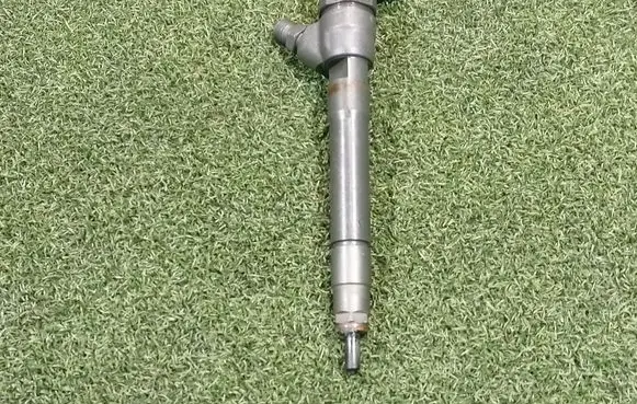 Opel Vivaro Fuel injector HMLGT1205R 0445110546
