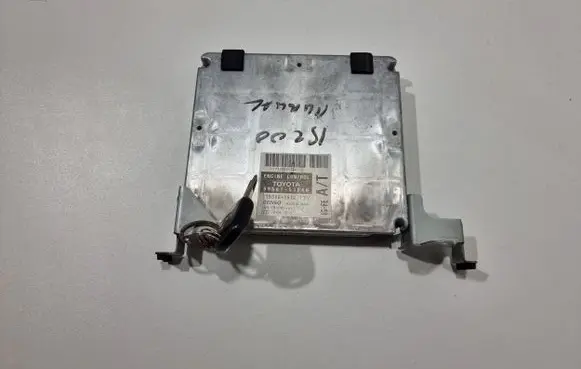 Lexus IS 200-300 Engine control unit/module 8966153040