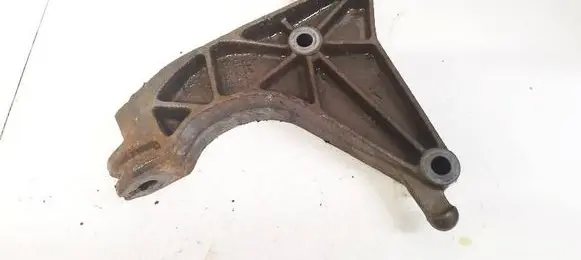 Opel Zafira A Engine mounting bracket 332253678