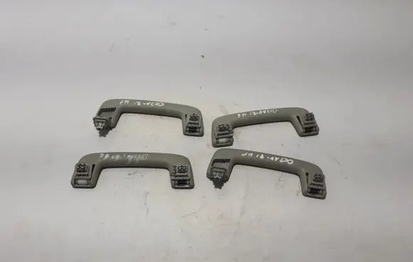 Skoda Octavia Mk4 Front interior roof grab handle