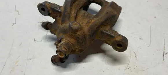 Honda CR-V Rear brake caliper