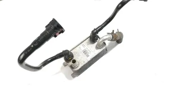 Ford C-MAX II Engine oil radiator 6G917A095