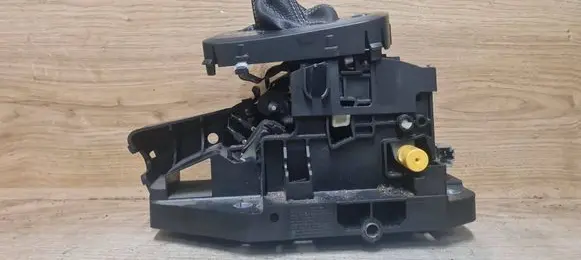 Volvo XC70 Gear shifter/selector P08699279
