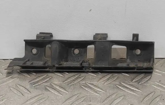 Volkswagen PASSAT B6 Front bumper mounting bracket 3C0807183
