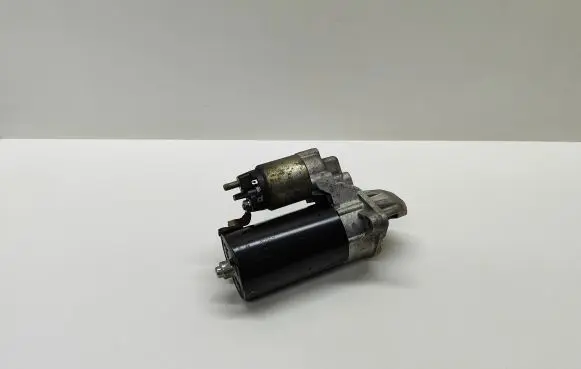 BMW 5 E60 E61 Starter motor 7796892 12417796892 0001115046
