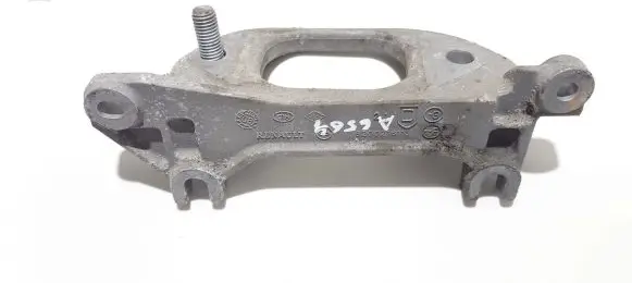 Dacia Sandero Engine mounting bracket 8200216113