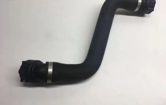 BMW 5 F10 F11 Engine coolant pipe/hose 7789742