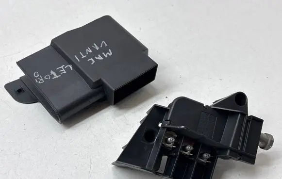 Porsche Macan (95B) Current control relay 95B937517B KB95B57B 95B937115A