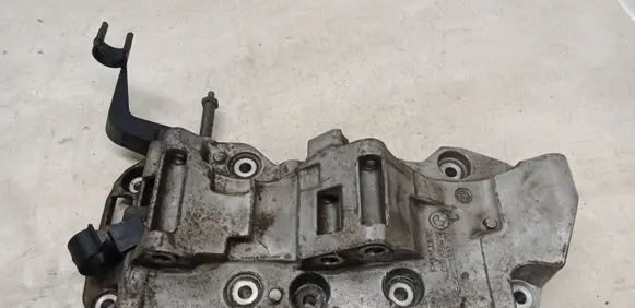 BMW 3 F30 F35 F31 Generator/alternator bracket 8506863