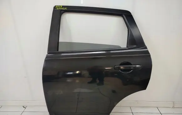 Nissan Qashqai Rear door 