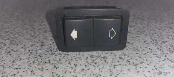 BMW 5 E39 Electric window control switch 8368974