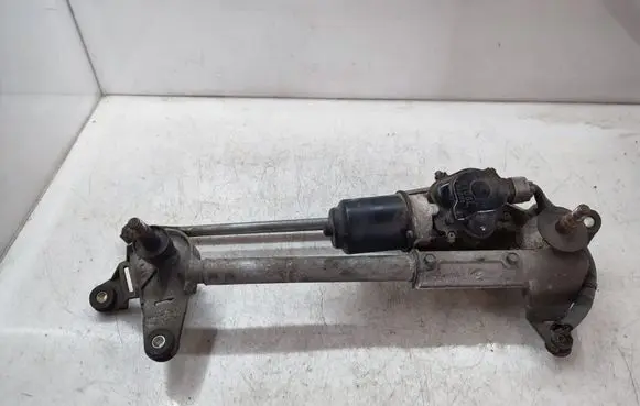 Honda Accord Front wiper linkage and motor 32201