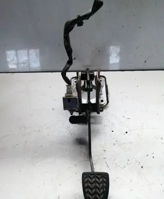 Toyota Avensis Verso Brake pedal