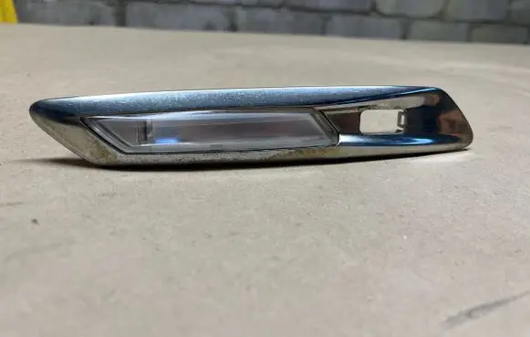 BMW 5 F10 F11 Front fender indicator light 7154167 01038701 01038703