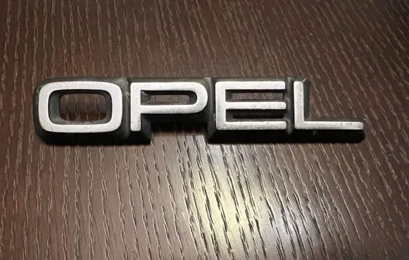 Opel Omega A Manufacturers badge/model letters 90046840