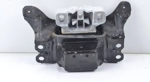 Volkswagen PASSAT B8 Engine mount bracket 5Q0199555AB X44LME2GD40XB0 04042016