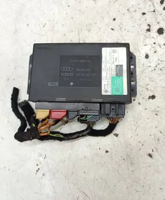 Audi TT Mk1 Comfort/convenience module 8N8962267 410215007001