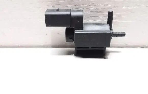 Audi A4 S4 B8 8K Vacuum valve 037906283C