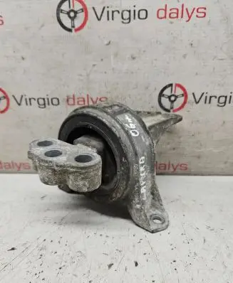 Opel Zafira B Engine mount bracket