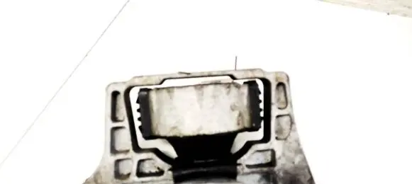 Volvo V50 Engine mount bracket