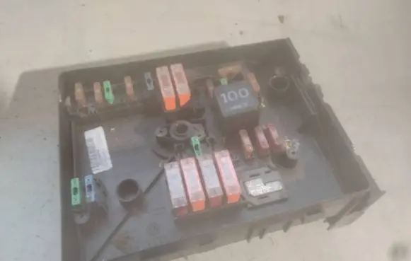 Skoda Octavia Mk2 (1Z) Fuse module 1K0937125A