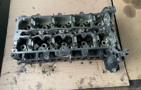 Mercedes-Benz Sprinter W906 Engine head OM651R6510160201
