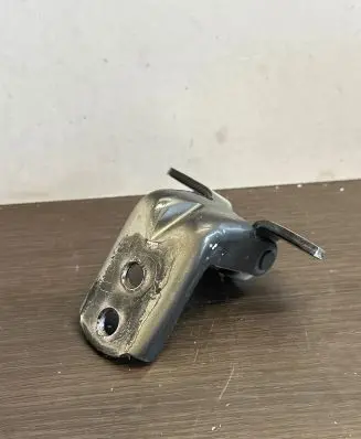 Nissan Leaf I (ZE0) Front door upper hinge A047742