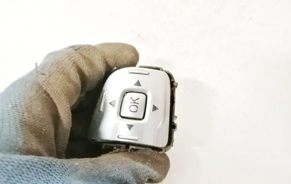 Steering wheel buttons/switches