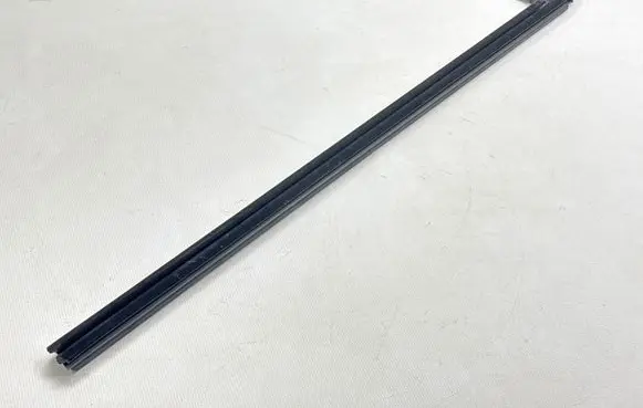 Tesla Model Y Juniper Rubber seal front coupe door 150006300H