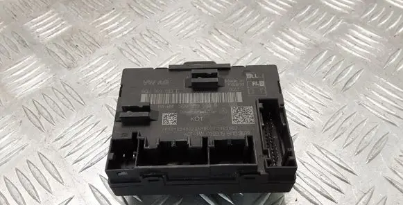 Volkswagen Golf VII Door control unit/module 5Q0959593E