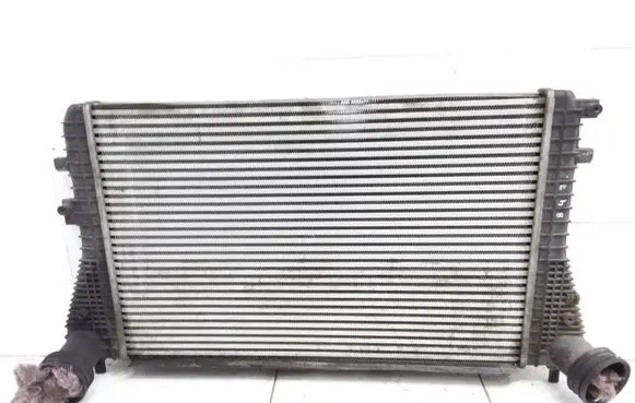 Volkswagen Touran I Intercooler radiator 1K0145803L 1K0145928A