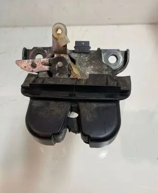 Audi A4 S4 B6 8E 8H Tailgate/trunk/boot lock/catch/latch 8E9827520