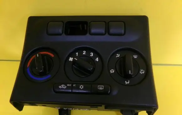 Opel Zafira A Climate control unit 90589777 098961
