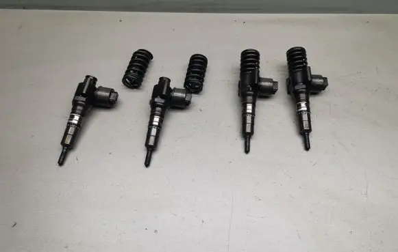 Chrysler Sebring (JS) Fuel injectors set 0414720404 03G130073G