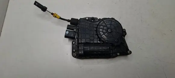 BMW X5 E70 Front door soft close latching motor 4151309300