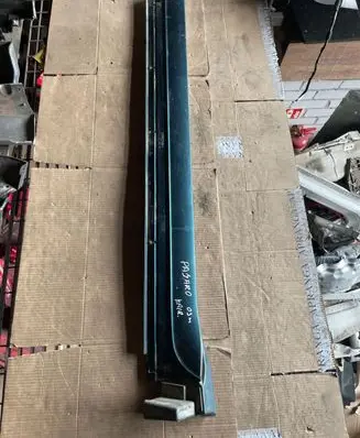 Mitsubishi Pajero Sill MR478769