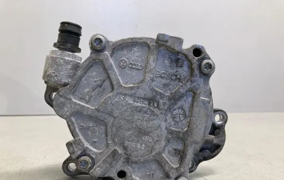 Skoda Yeti (5L) Vacuum pump 03L145100