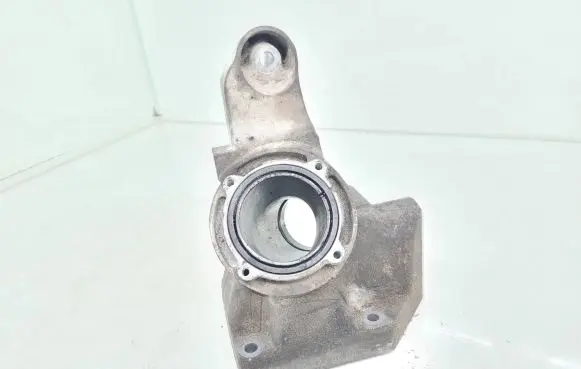 Mercedes-Benz C W204 Engine mounting bracket A6462230604