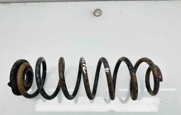 Volkswagen Touran II Rear coil spring