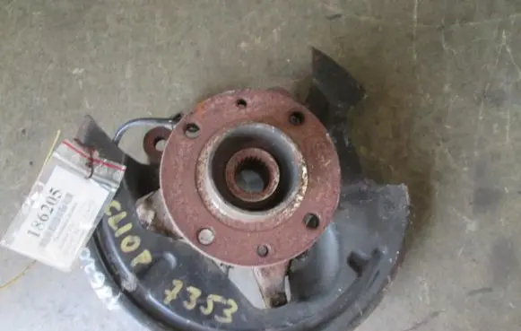 Renault Clio III Front wheel hub spindle knuckle